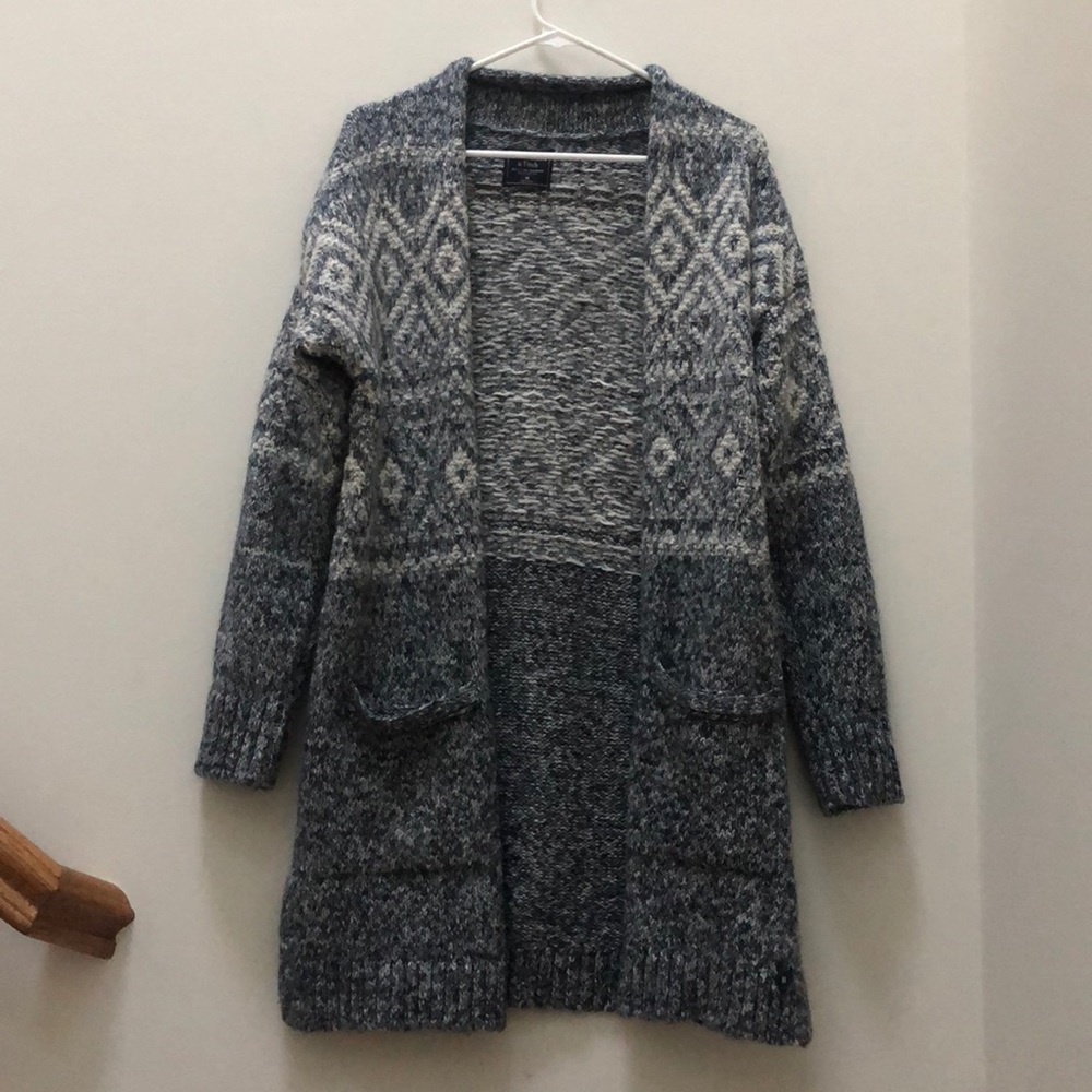 NWOT Abercrombie Patterned Knit Cardigan